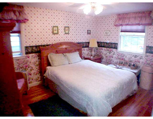 34 Southgate Road Franklin, MA 02038 - Photo 9 of 15 Gallery Image 9
