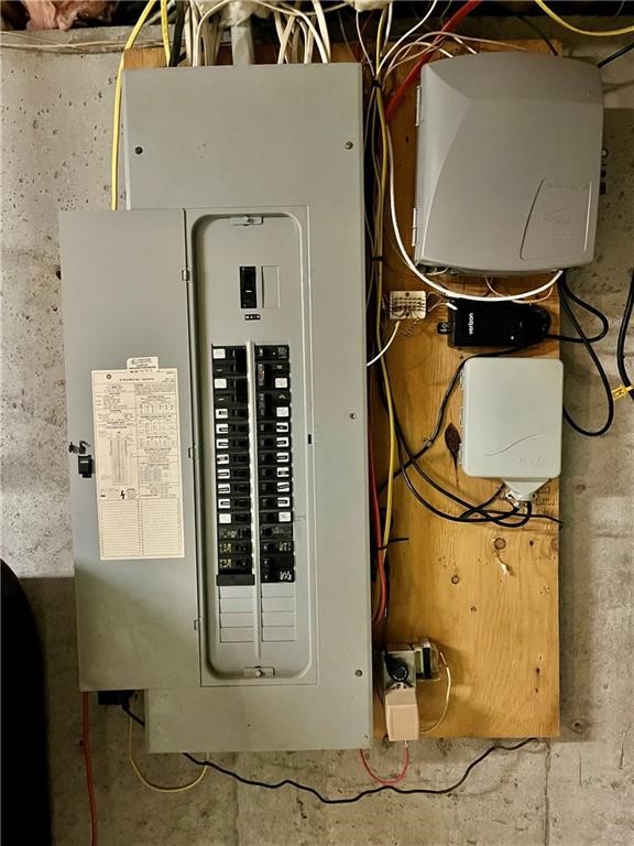 185 Richardson Road Coventry, RI 02816 - Photo 34 of 37 200amp service