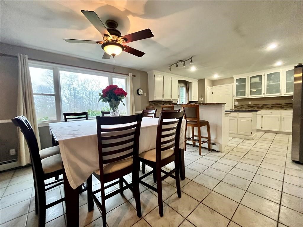 185 Richardson Road Coventry, RI 02816 - Photo 7 of 37 Great space for family gatherings and/or holidays