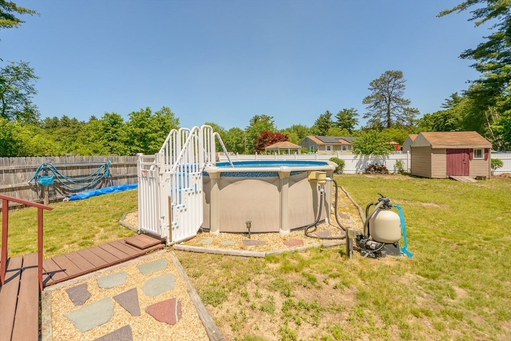 9 Oakland Road Pepperell, MA 01463 - Photo 33 of 37