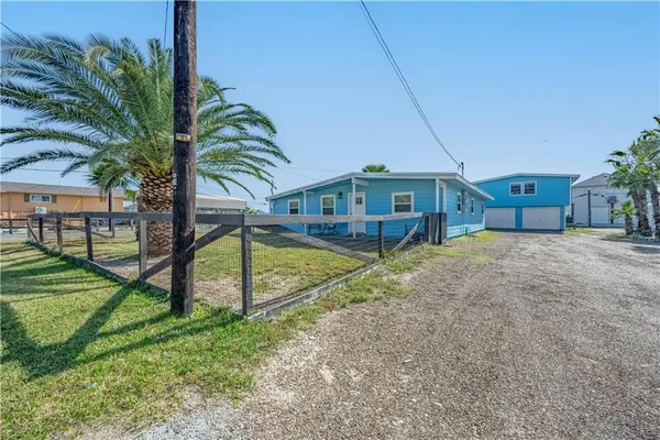 $3,800 | 622 South Sandpiper, Ingleside, TX 78362