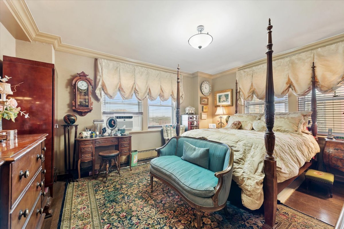 5555 North Sheridan Road, Unit 1007 Chicago, IL 60640 - Photo 14 of 32 Gallery Image 14
