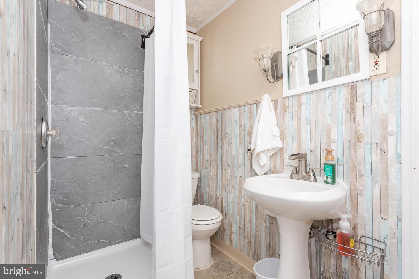 32 Grubb Road Malvern, PA 19355 - Photo 22 of 37 Updated main bathroom