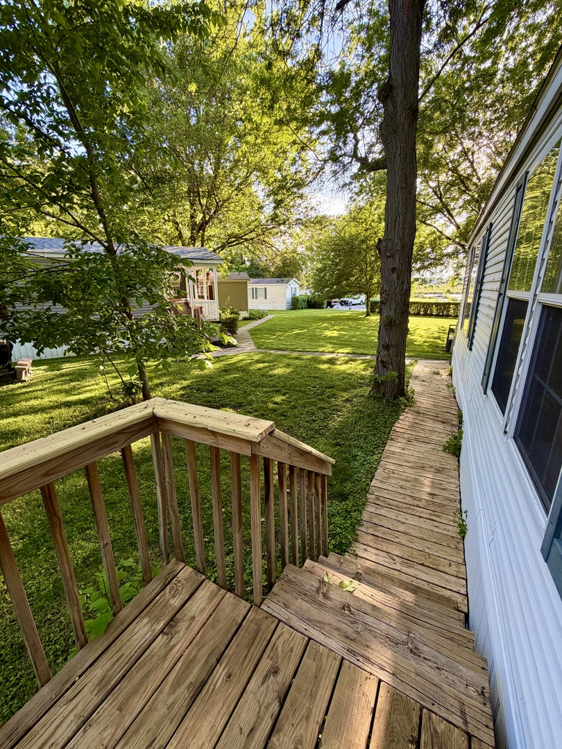 1009 Bay Road, Unit 23 McHenry, IL 60051 - Photo 17 of 20