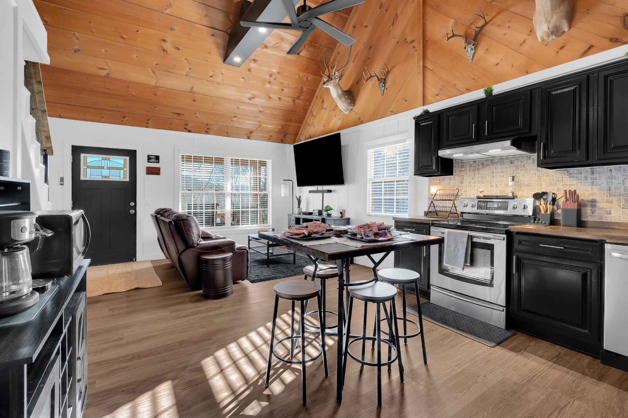 1956 Vanzant Bend Road Belvidere, TN 37306 - Photo 4 of 43