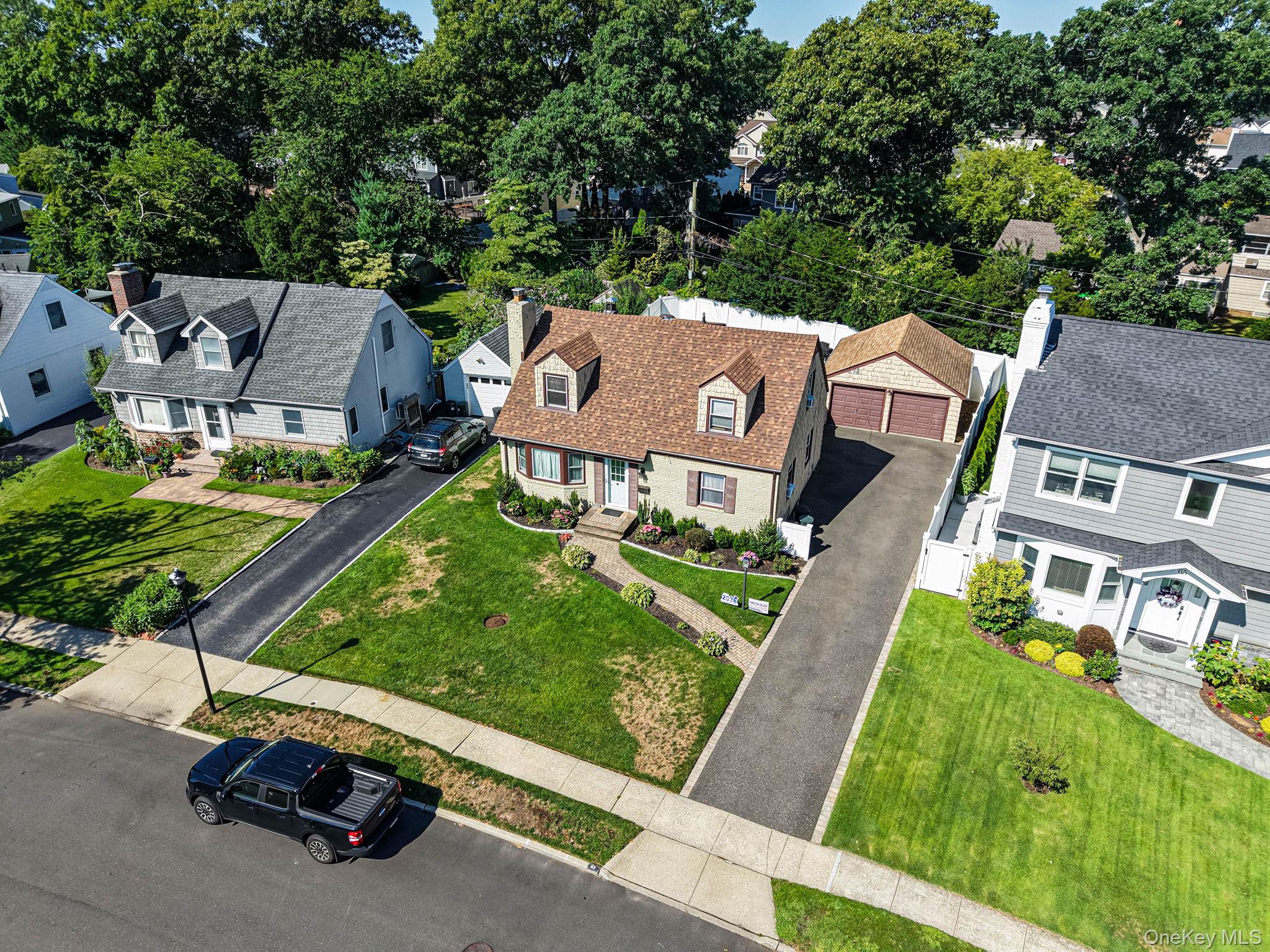 63 Lewis Road Merrick, NY 11566 - Photo 30 of 36 Gallery Image 30