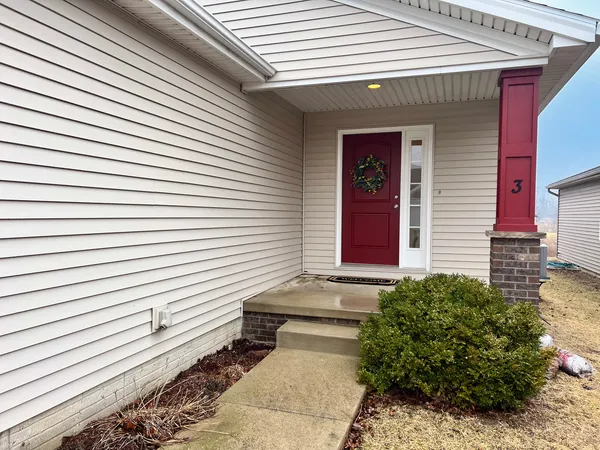 $247,000 | 3 Megan Court, Bloomington, IL 61705