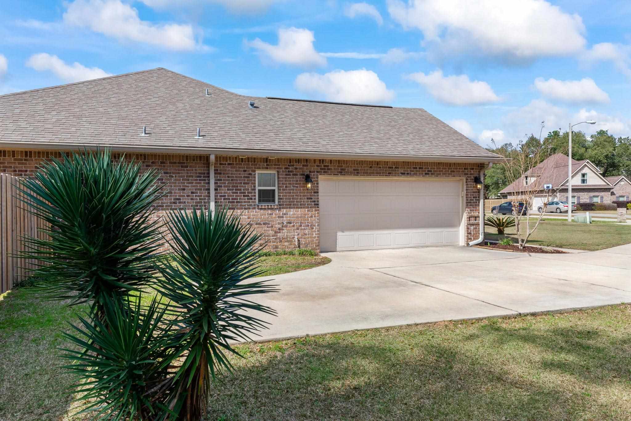 5751 Heatherton Road Milton, FL 32570 - Photo 5 of 49 Gallery Image 5