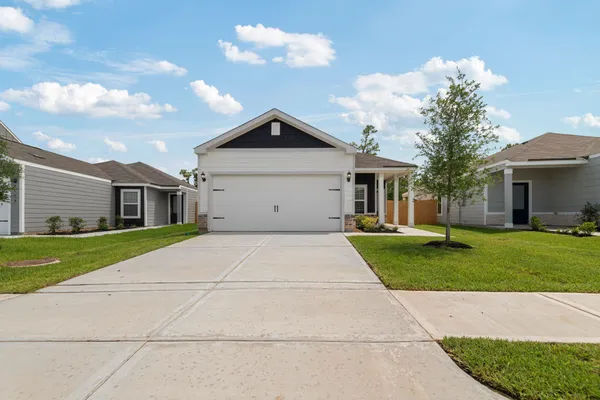 $319,900 | 23110 Glory Orchid Drive, Hockley, TX 77447