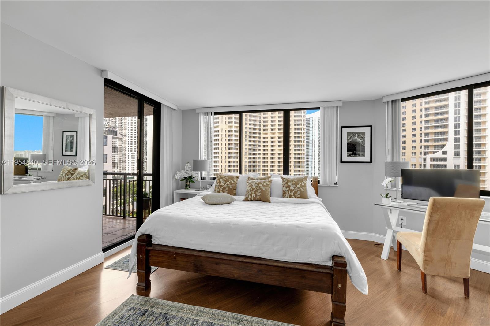 540 Brickell Key Drive, Unit 1514 Miami, FL 33131 - Photo 15 of 22