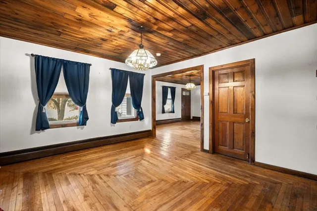 $464,900 | 1524 Somerset Avenue, Taunton, MA 02780