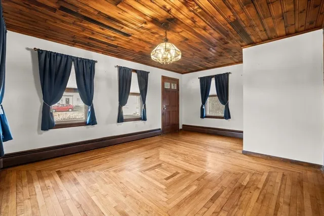 $464,900 | 1524 Somerset Avenue, Taunton, MA 02780