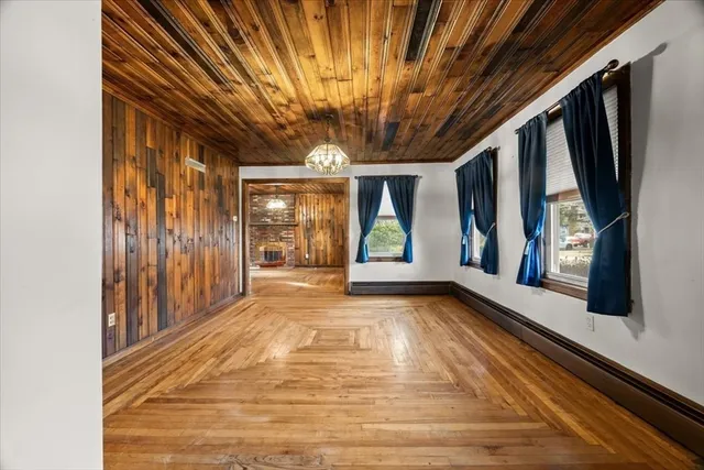 $464,900 | 1524 Somerset Avenue, Taunton, MA 02780