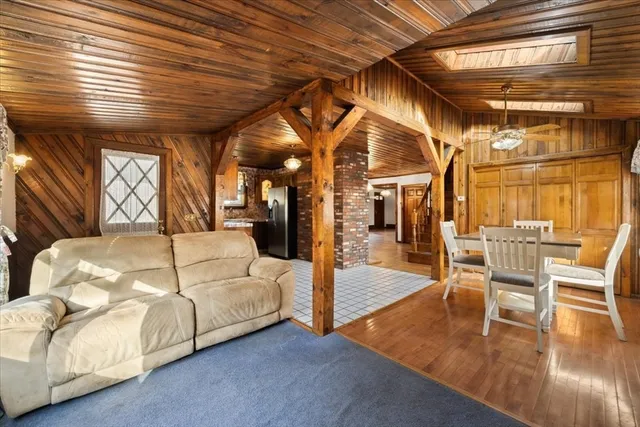 $464,900 | 1524 Somerset Avenue, Taunton, MA 02780