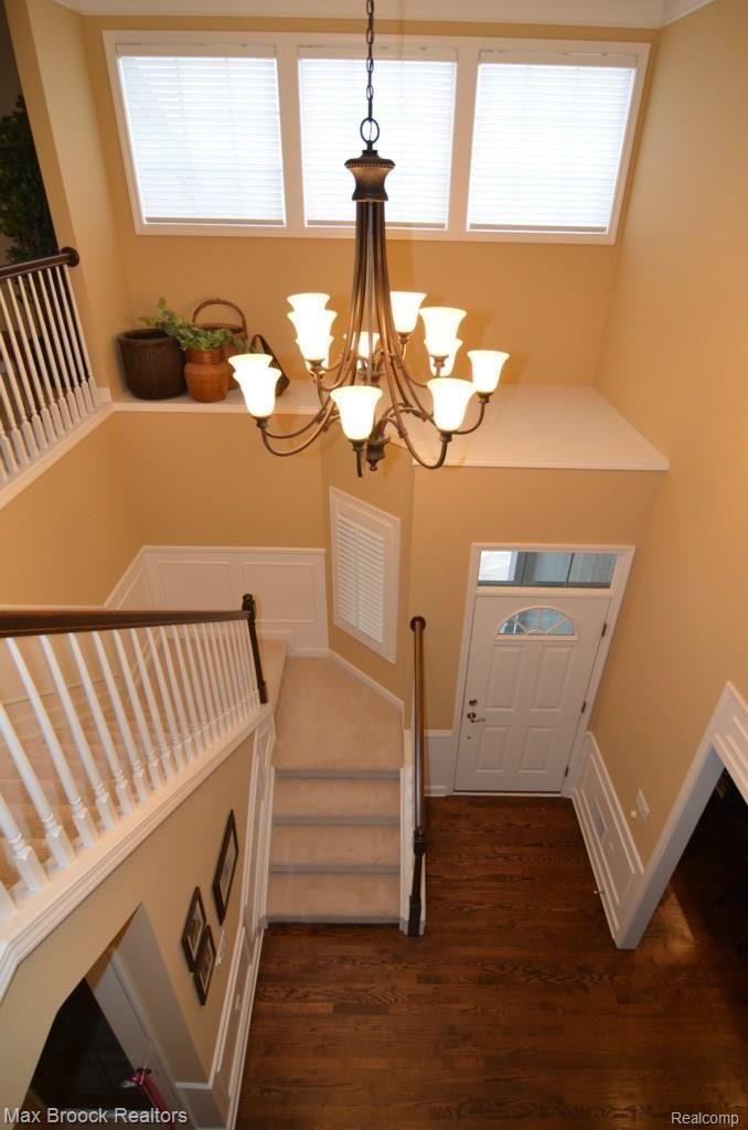 3717 Tremonte Circle Rochester, MI 48306 - Photo 5 of 38 Foyer.jpg