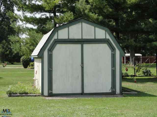 46959 Heydenreich Road Macomb, MI 48044 - Photo 16 of 21 31117821-15.JPG