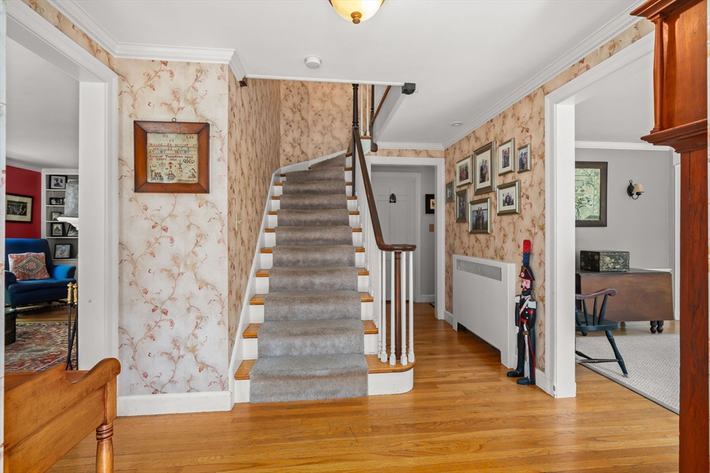 31 Old Farm Road Dedham, MA 02026 - Photo 4 of 39