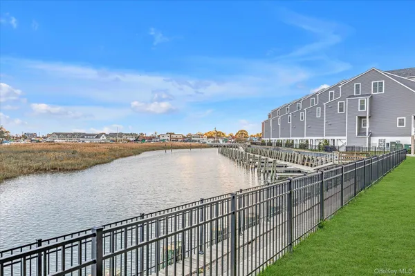 $599,999 | 214 Marina Pointe Drive, Unit 214, East Rockaway, NY 11518