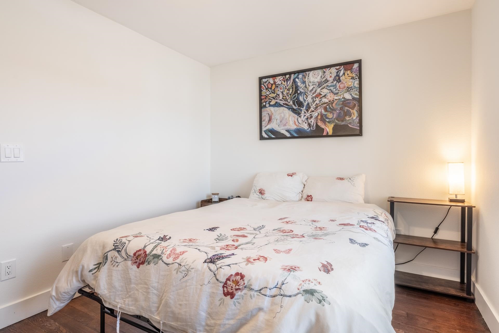 91 3rd Street Lee Vining, CA 93541 - Photo 17 of 44 a bedroom with a bed and chair