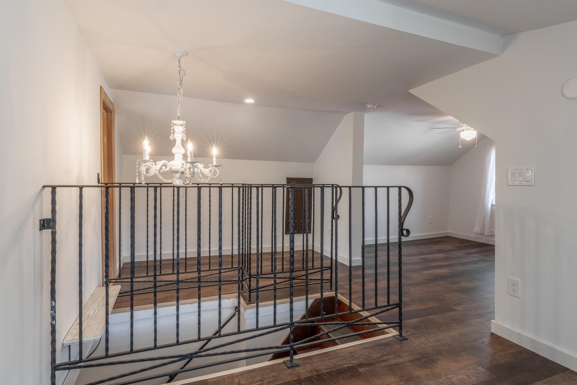 91 3rd Street Lee Vining, CA 93541 - Photo 25 of 44 a view of a hallway with wooden floor