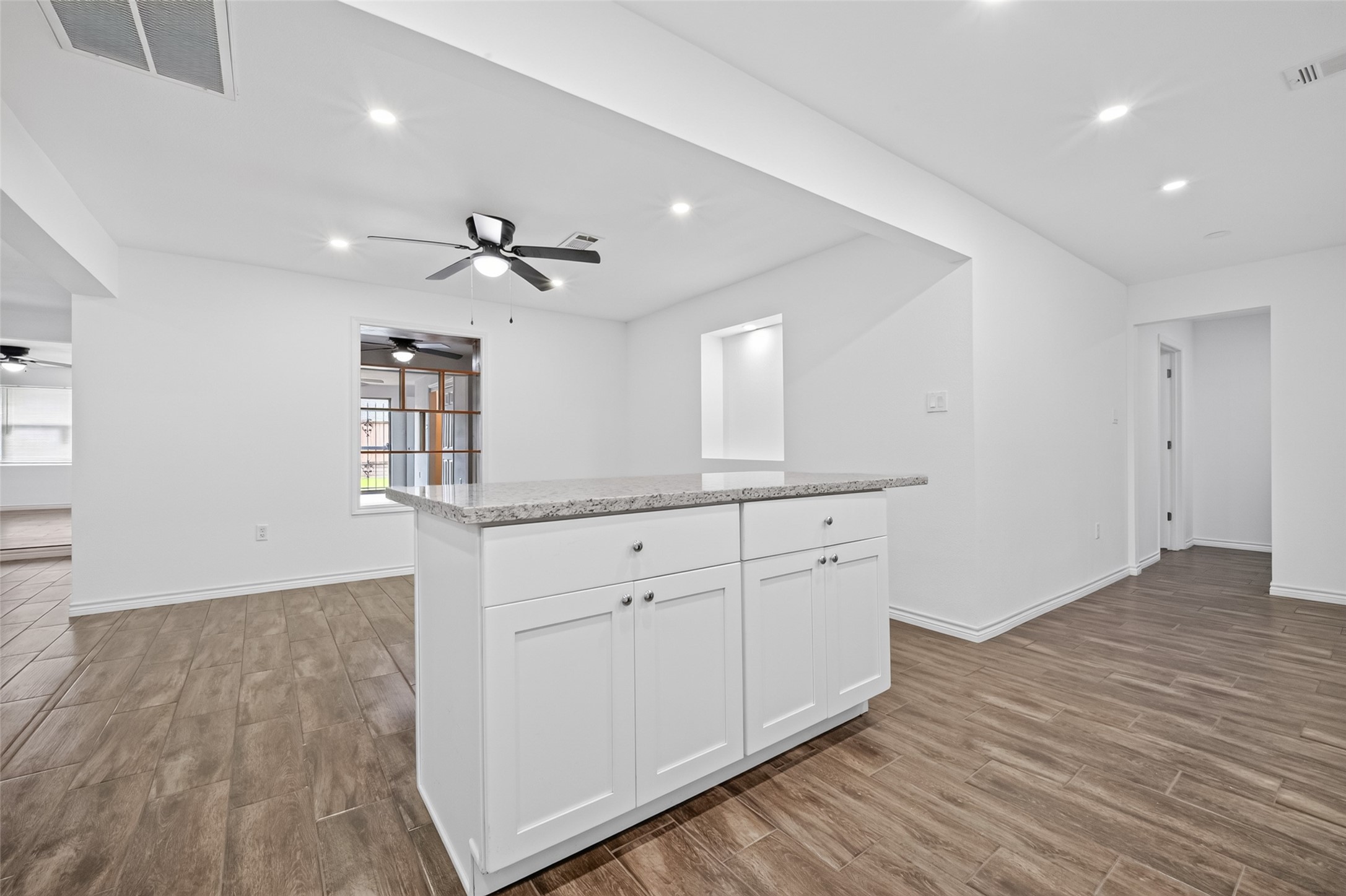 3530 Rosedale Street Houston, TX 77004 - Photo 16 of 50 Breakfast counter with more storage