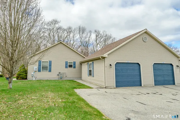 $349,900 | 3 Oriole Drive, Unit 3, Killingly, CT 06239