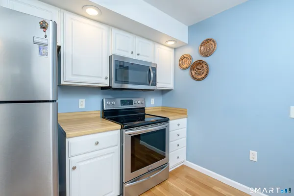 $349,900 | 3 Oriole Drive, Unit 3, Killingly, CT 06239