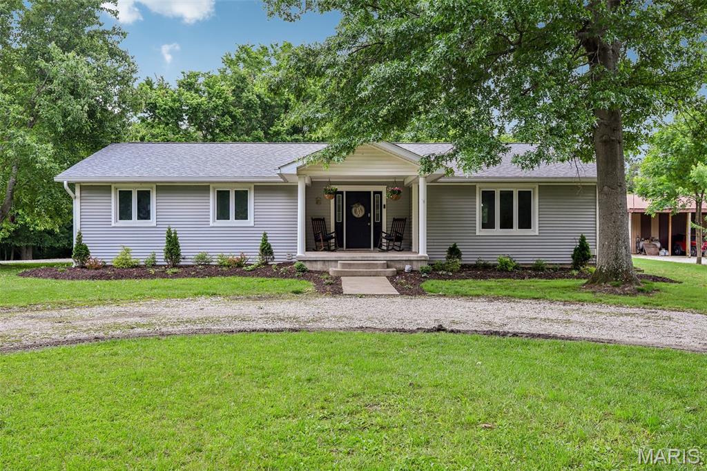 16016 Rugby Trail Litchfield, IL 62056 - Photo 1 of 48