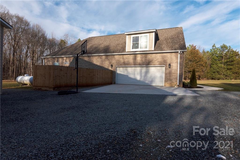 6813 West Duncan Road Indian Trail, NC 28079 - Photo 3 of 48 Gallery Image 3