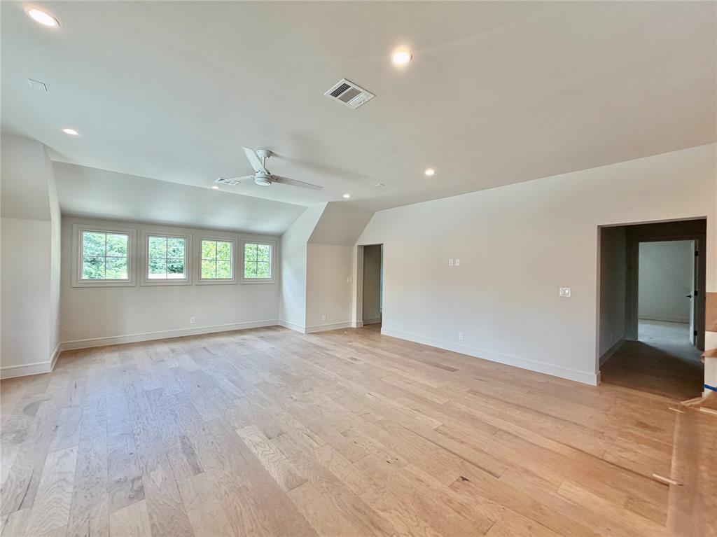 820 Edgefield Road Fort Worth, TX 76107 - Photo 9 of 13