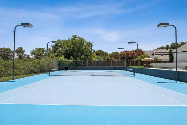 a view of a tennis court