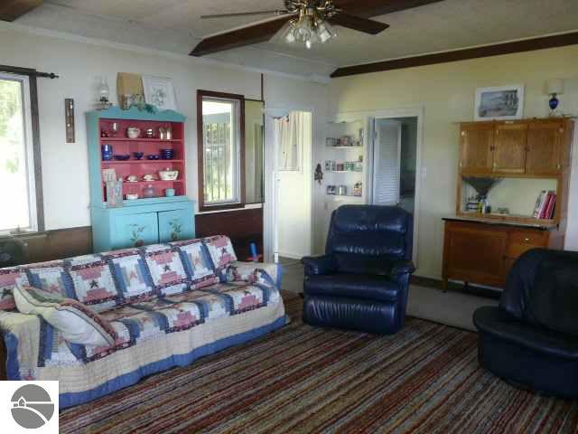 9199 North Long Lake Road Traverse City, MI 49685 - Photo 11 of 15 1719620-10.JPG