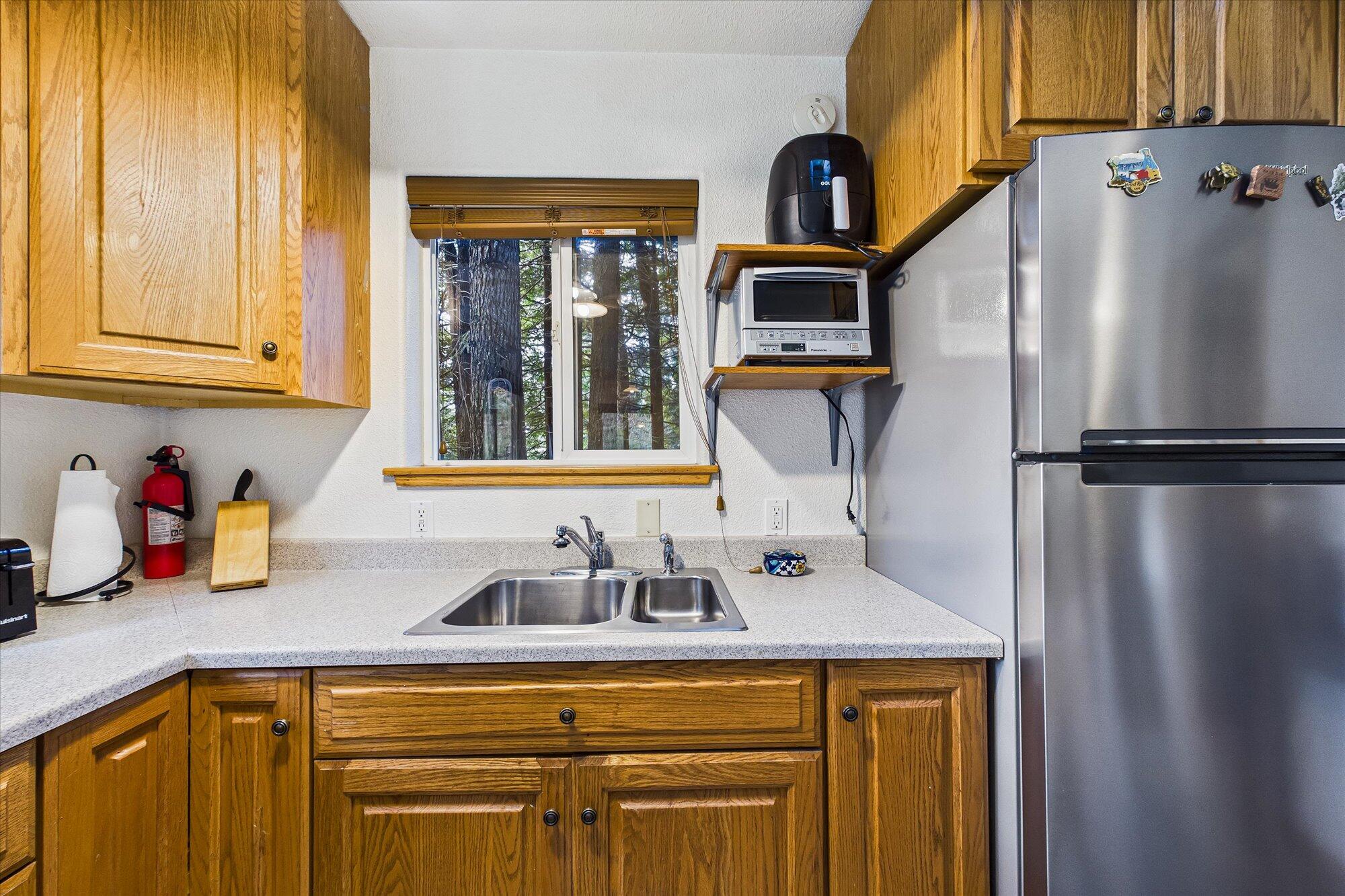 220 Madrone Road Weott, CA 95571 - Photo 15 of 35