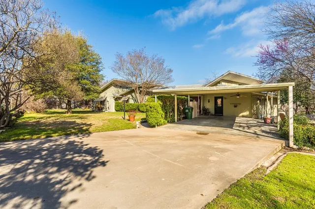 $699,900 | 224 Mohon Drive, Whitney, TX 76692