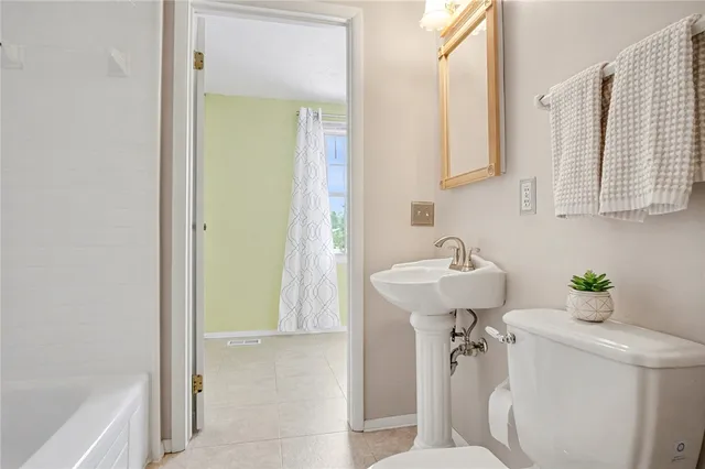 $250,000 | 140 Overland Trail, Henrietta, NY 14586