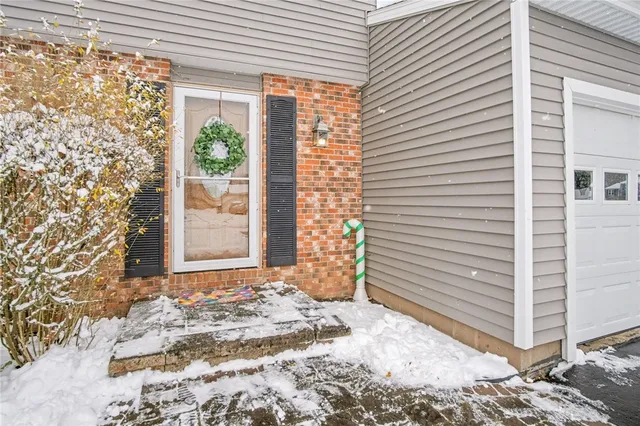 $250,000 | 140 Overland Trail, Henrietta, NY 14586