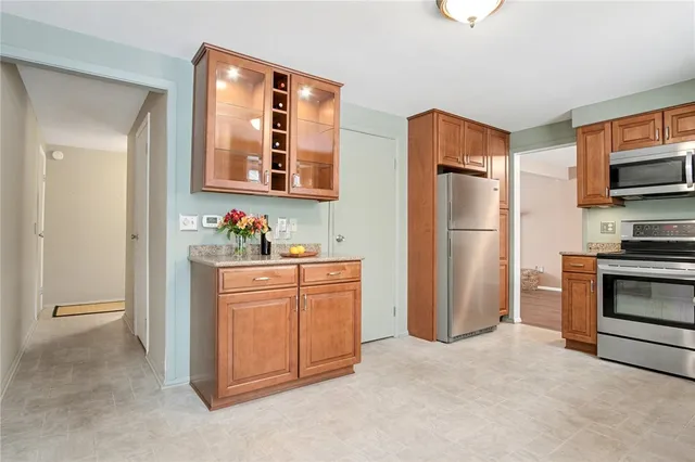 $250,000 | 140 Overland Trail, Henrietta, NY 14586