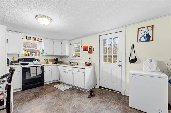 $130,000 | 223 South Maple Street, Ottawa, KS 66067