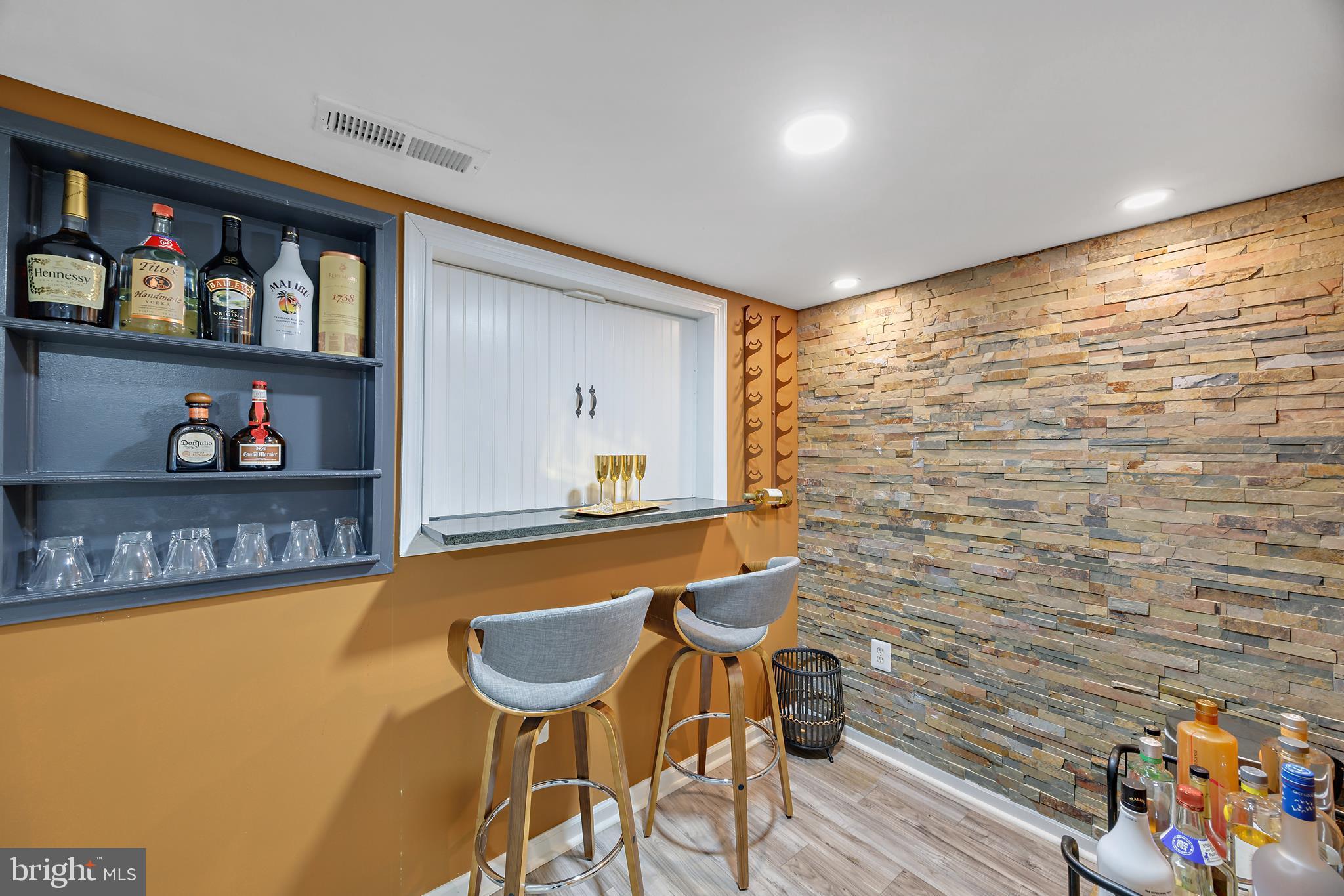 2410 Ritchie Road District Heights, MD 20747 - Photo 32 of 46 Bar area