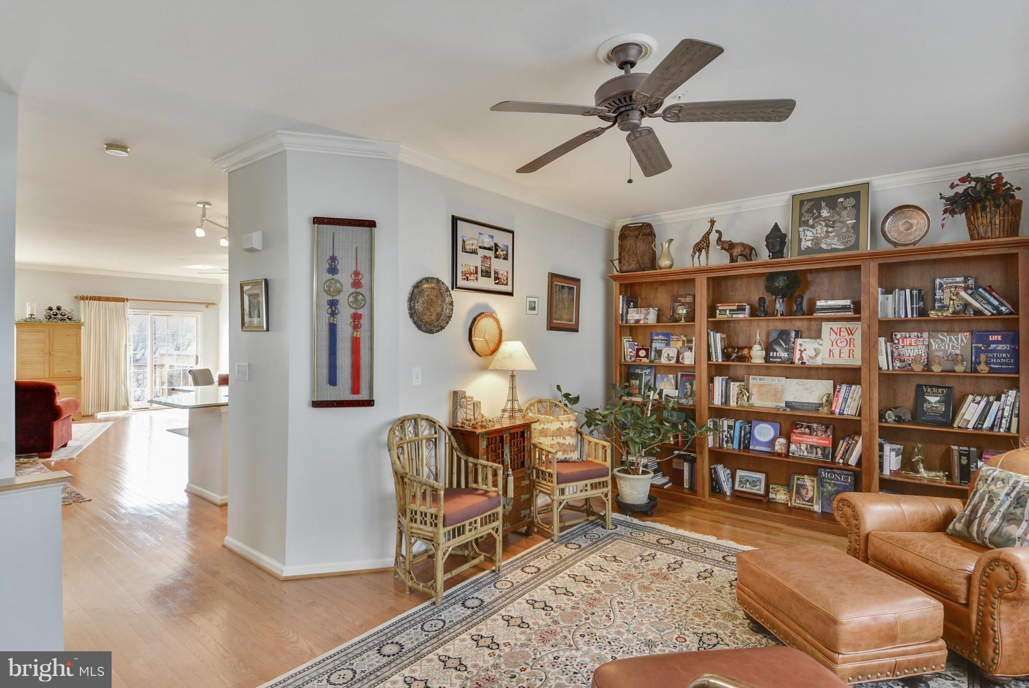 18207 Coachmans Road Germantown, MD 20874 - Photo 3 of 26 Living Room