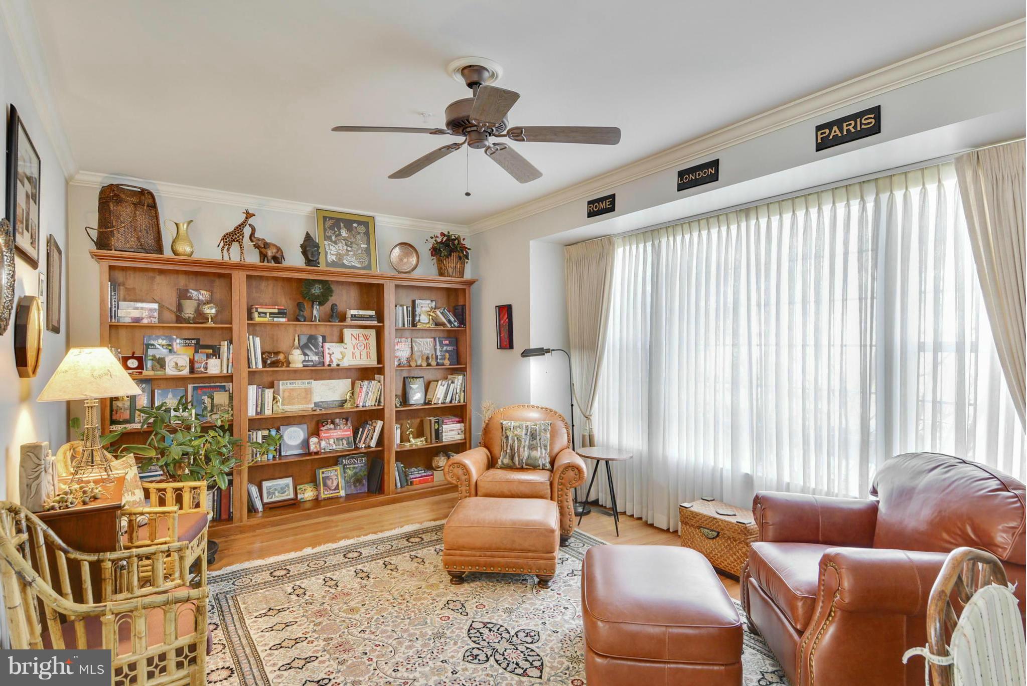 18207 Coachmans Road Germantown, MD 20874 - Photo 4 of 26 Living Room