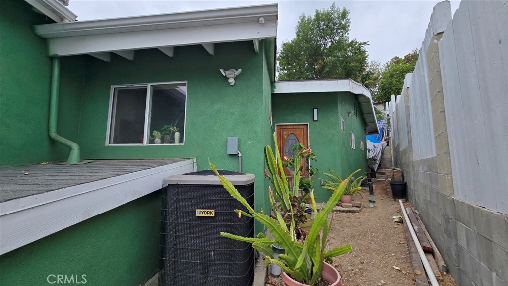 787 Terrace 49 Los Angeles, CA 90042 - Photo 18 of 66