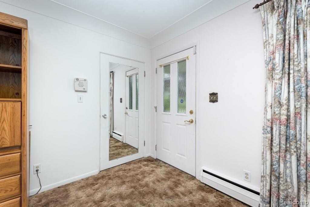 2801 Vrooman Road Jackson, MI 49203 - Photo 3 of 43 3Entry into Living Room 2801 Vrooman (1 0f 45).jpg