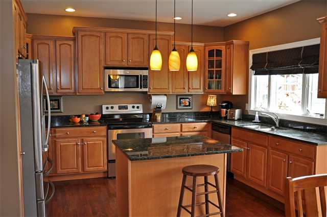 94 Sapphire Point Morton, IL 61550 - Photo 3 of 11 Gallery Image 3