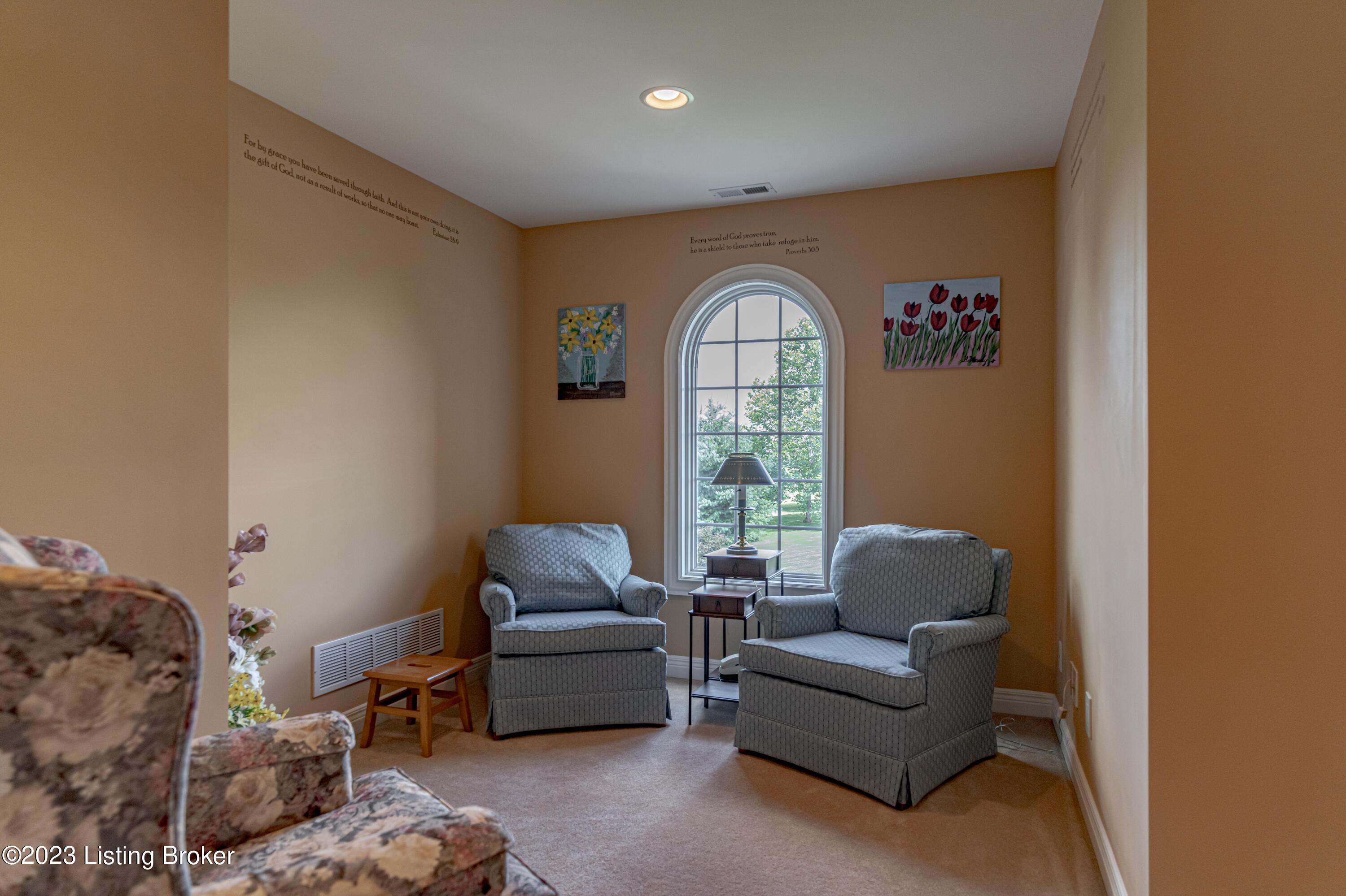 5835 Vigo Road Bagdad, KY 40003 - Photo 47 of 125 Upstairs sitting area
