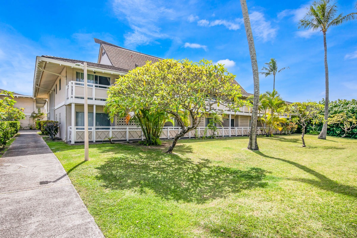 525 Aleka Loop, Unit G5 Kapaa, HI 96746 - Photo 14 of 26 a view of a house with a big yard