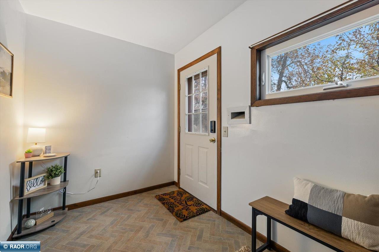 514 4th Street Northwest Chisholm, MN 55719 - Photo 5 of 46