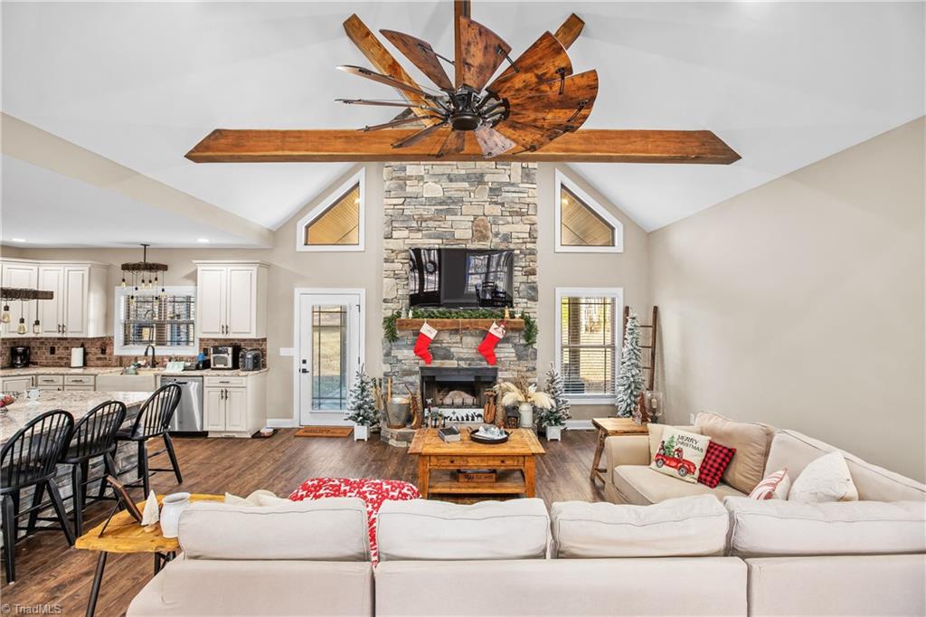 267 George Hege Road Lexington, NC 27295 - Photo 11 of 43 Living Room