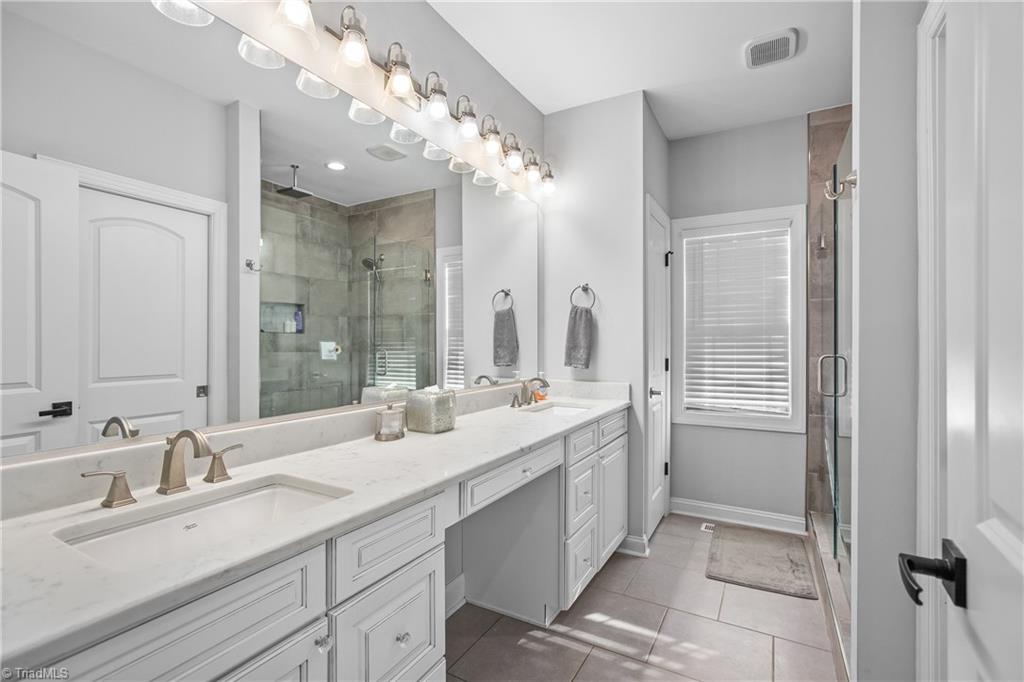 267 George Hege Road Lexington, NC 27295 - Photo 24 of 43 Primary Bath
