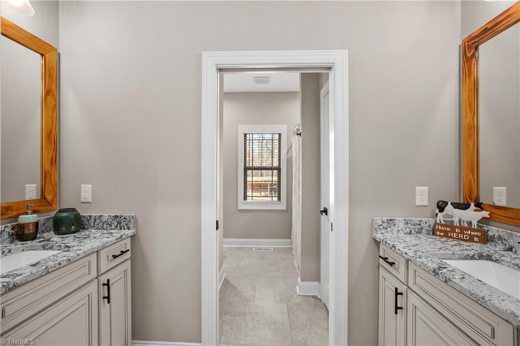 267 George Hege Road Lexington, NC 27295 - Photo 28 of 43 Bathroom 2